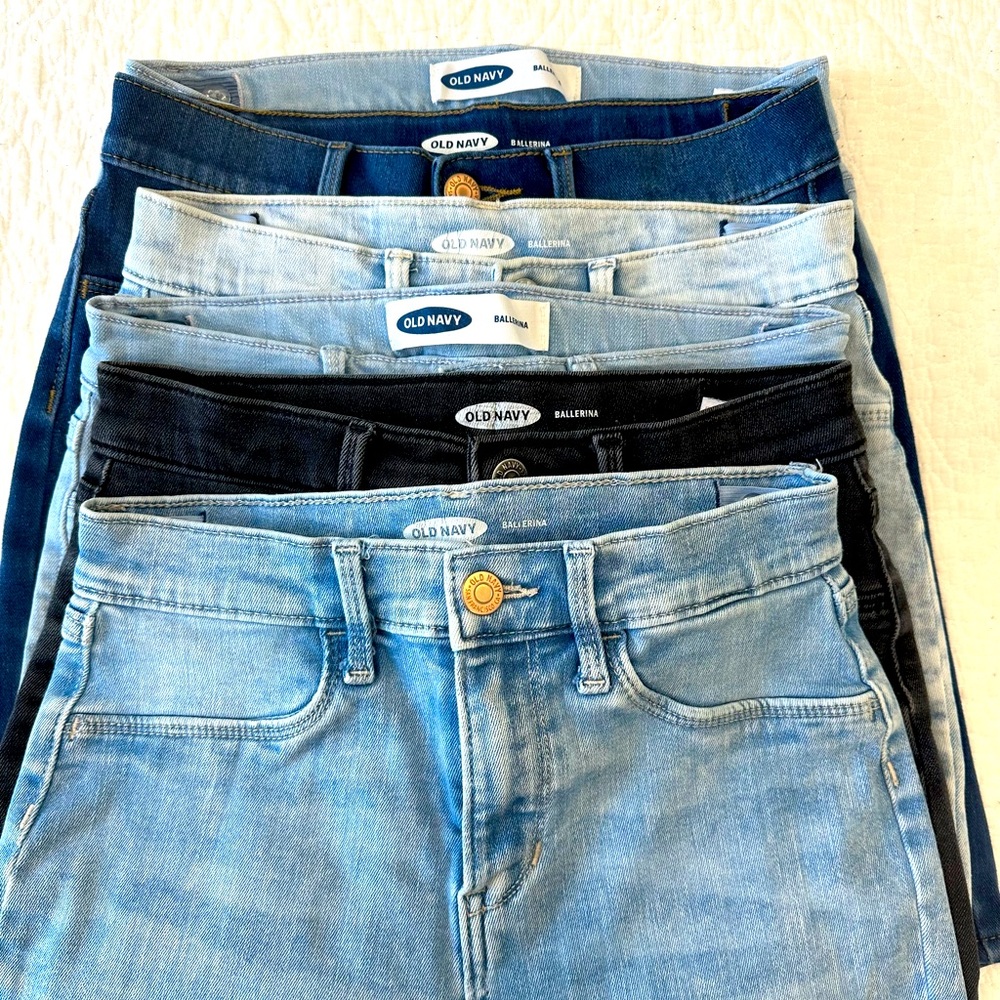 6 X $30 pair of Old Navy Ballerina shorts size 14